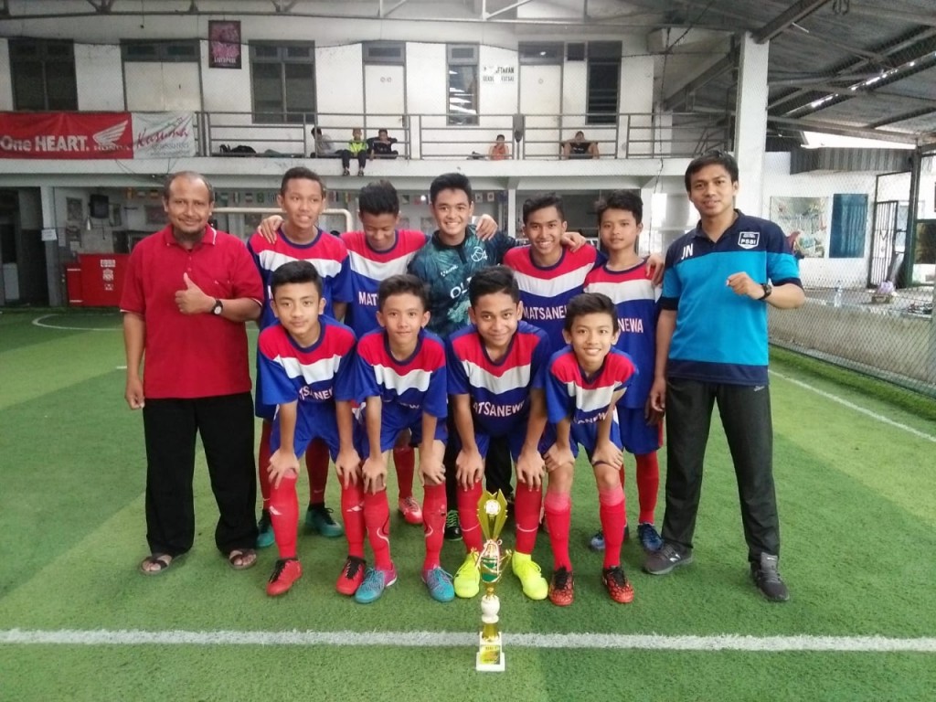 Tim Futsal Matsanewa Raih Juara 1 Porseni Kota Malang – MTsN 1 Kota Malang