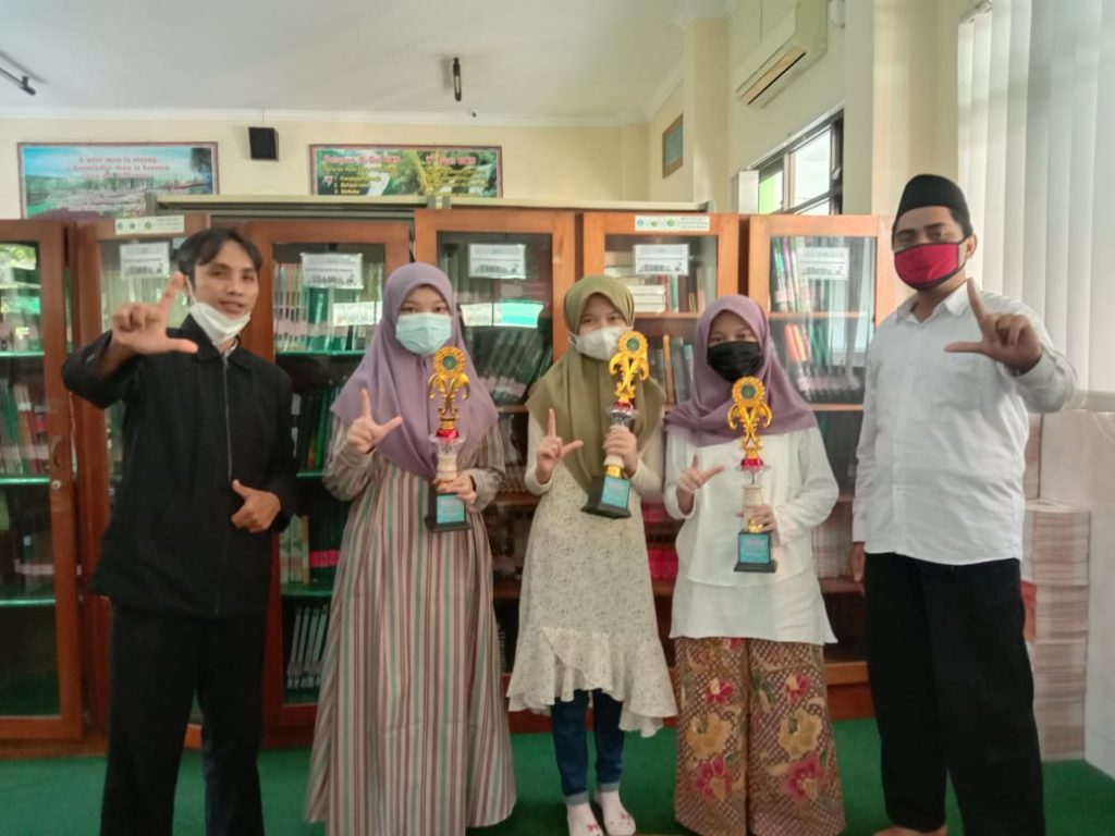 Perpustakaan Mtsn 1 Kota Malang Gelar Lomba Resensi Buku 2021 Mtsn 1