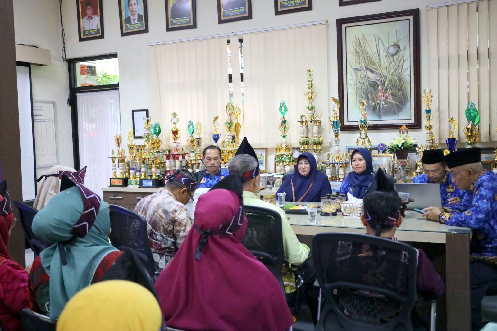 12 Pengawas Madrasah Kalimantan Selatan Penasaran Lihat IKM di MTsN 1 Kota Malang