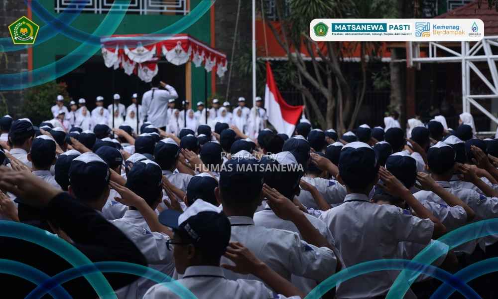 Tanamkan Pentingnya Literasi Bahasa Indonesia Lewat Amanat Upacara MTsN 1 Kota Malang